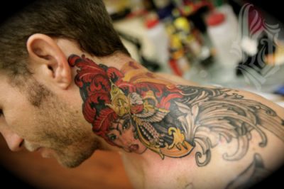 Tattoo en el cuello