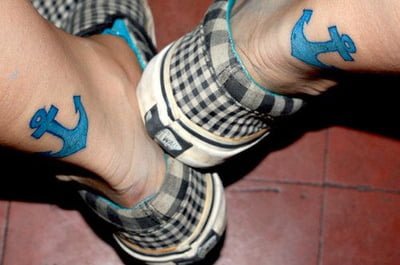 Tattoos anclas en los talones