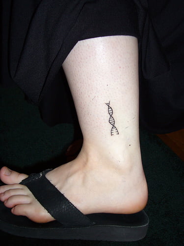 ADN chain tattoo