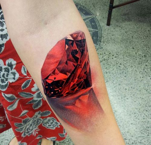 Ruby rojo tatuaje