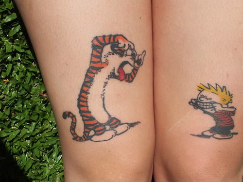 Tatuaje de Calvin y Hobbes