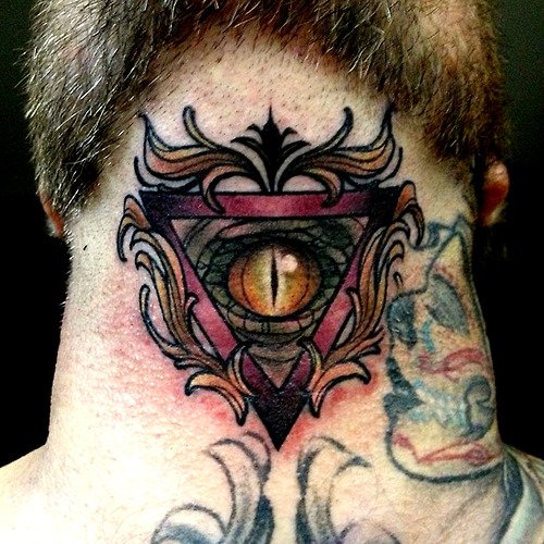 Tatuaje ojo reptil
