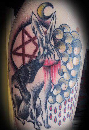 Tatuaje conejo diabólico