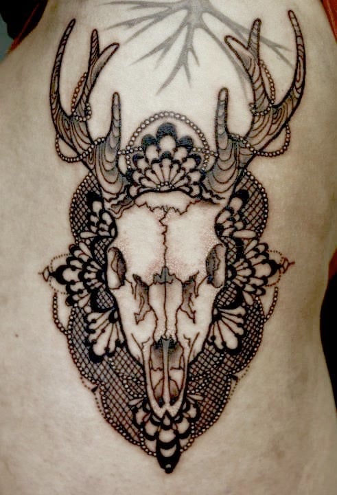 Tatuaje cráneo de ciervo