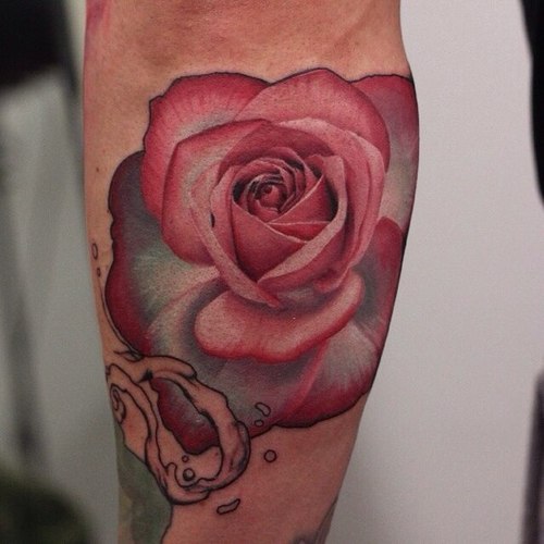 Tatuaje rosa