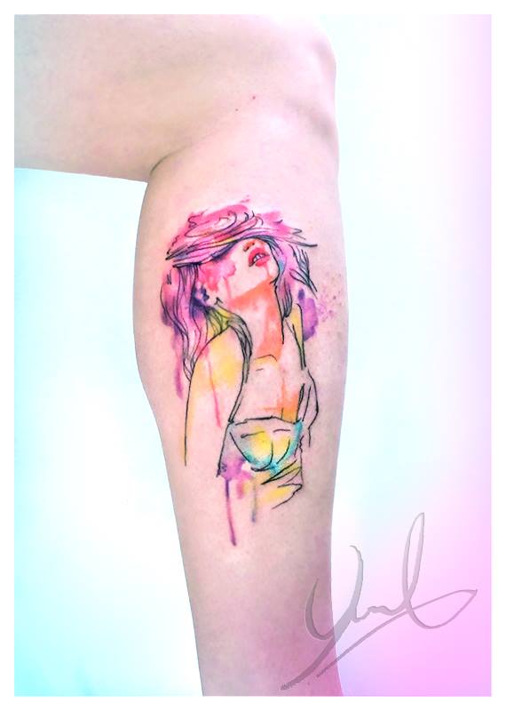 Tatuaje chica pelo rosa