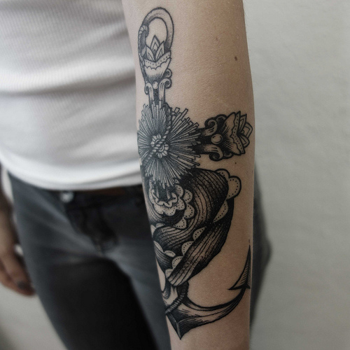 Tatuaje ancla florida