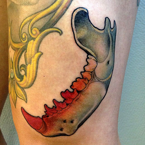 Tatuaje mandíbula
