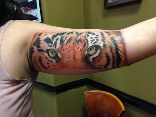 Tatuaje ojos tigre
