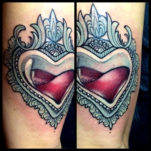 Tatuaje ampolla corazón