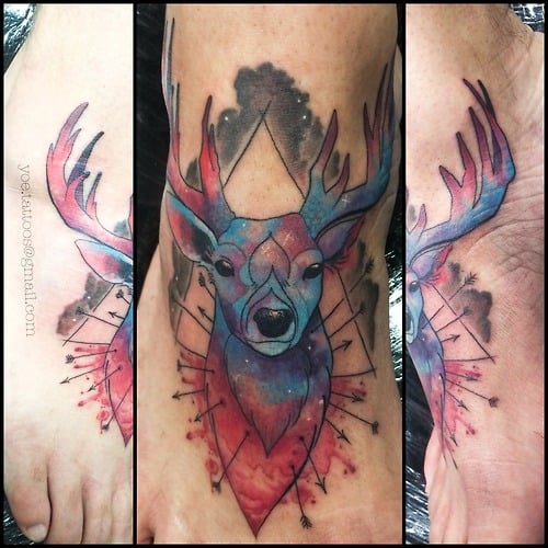 Tatuaje ciervo flechas