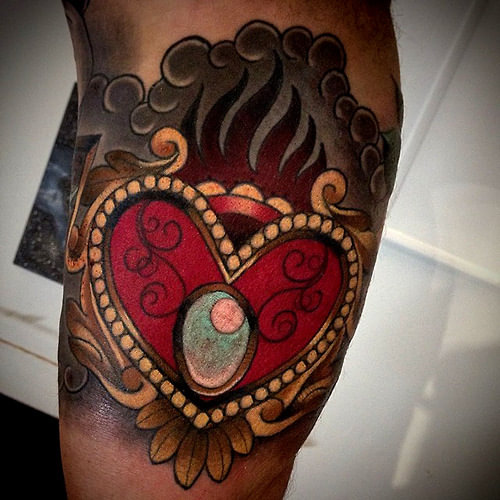 Tatuaje corazón decorado