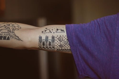 Tatuaje paisaje esquemático