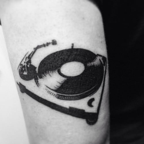 Tatuaje tocadiscos