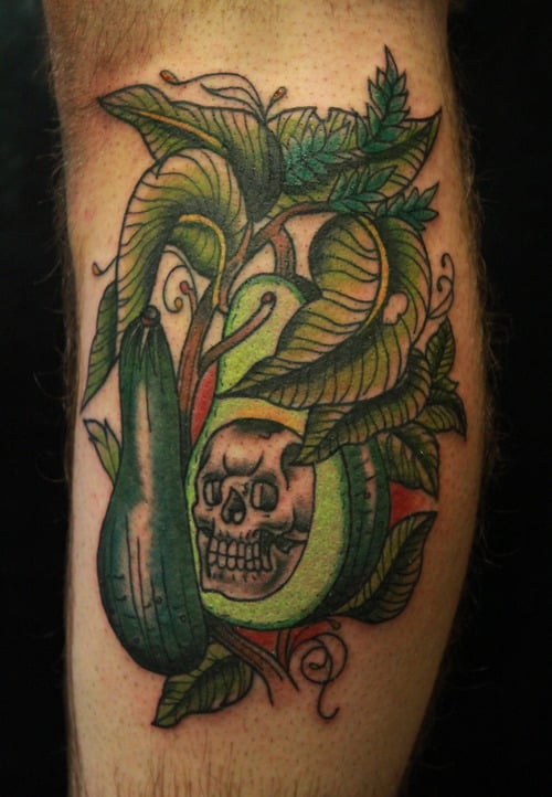 Tatuaje aguacate