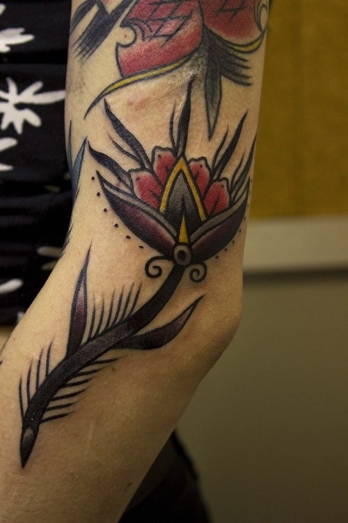 Tatuaje flores Old School