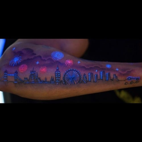 Tatuaje fosforescente Londres