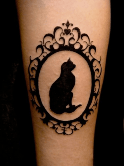 Tatuaje gato negro