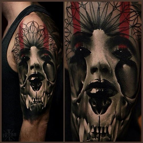 Tatuaje mujer oscura