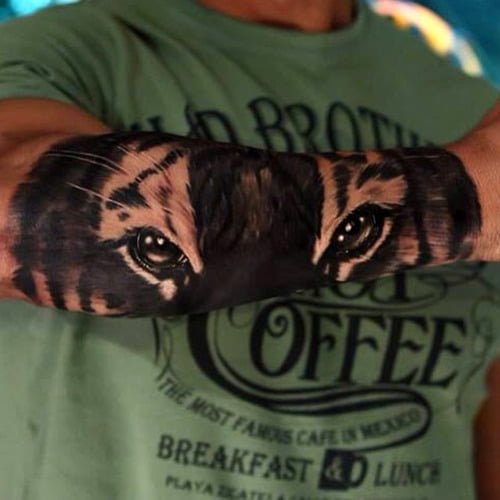 Tatuaje ojos trigre
