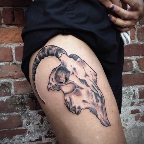 Tatuaje calavera cabra