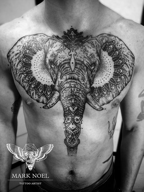 Tatuaje elefante indio en el pecho