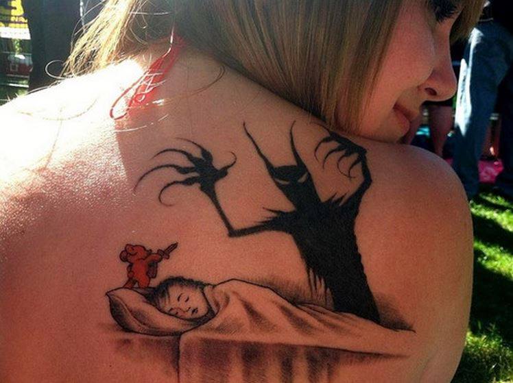 Tatuaje monstruo espalda