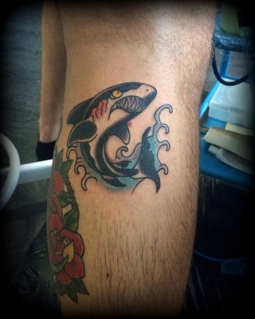 Tatuaje tiburón enfadado