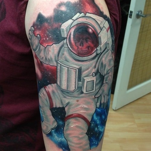 Tatuaje astronauta