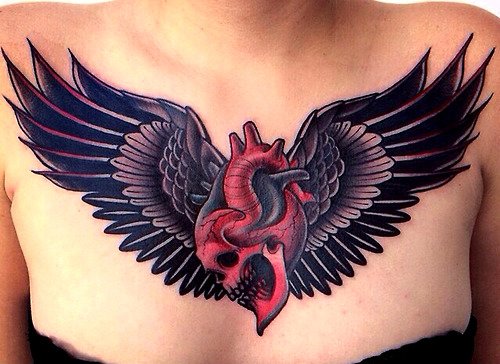 Tatuaje corazón con alas