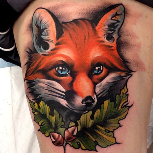 Tatuaje zorro de ojos azules