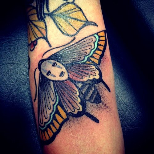Tatuaje mariposa de colores