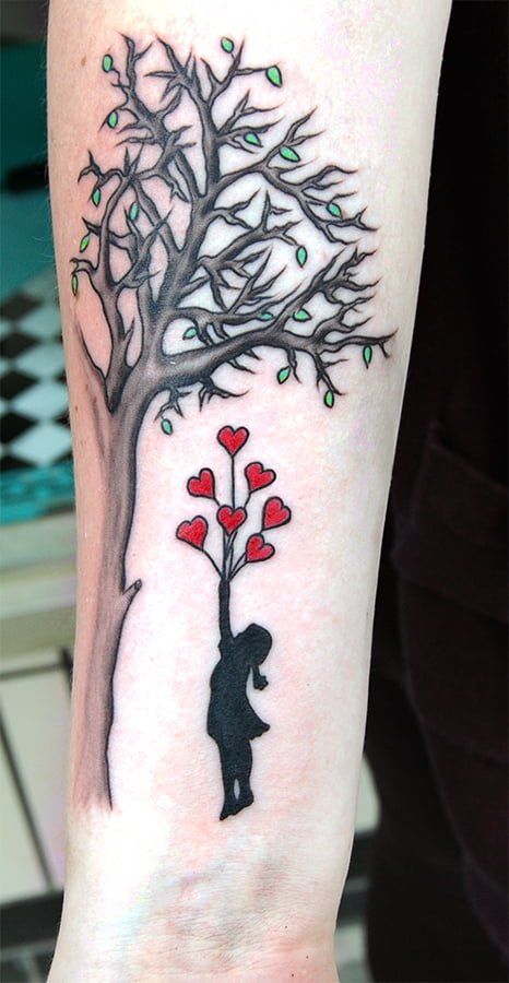 Tatuaje silueta niña