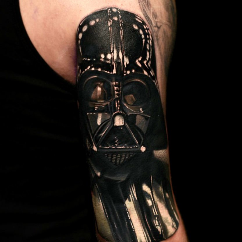 Tatuaje Darth Vader en el brazo