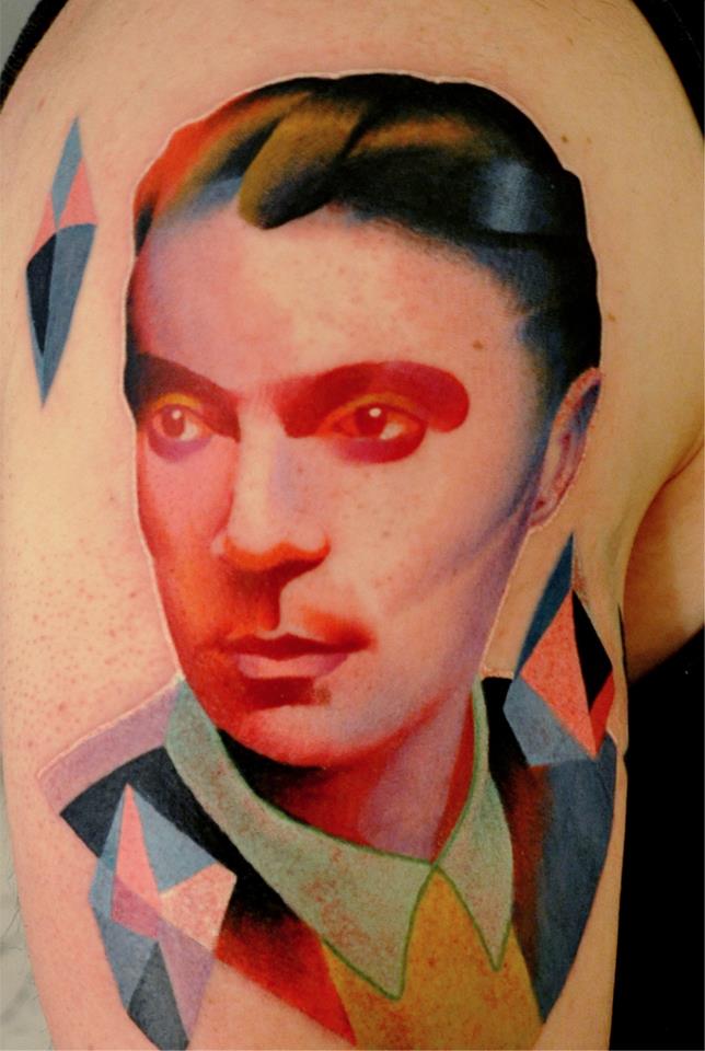 Tatuaje hombre multicolor
