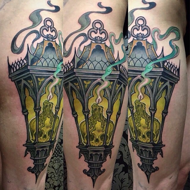 Tatuaje farola antigua
