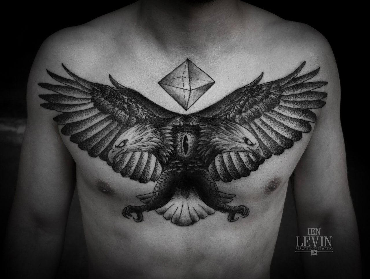 Tatuaje águila bicéfala