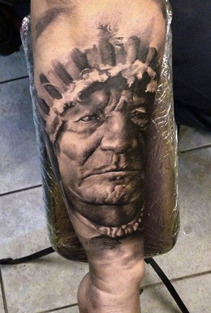 Tatuaje anciano jefe indio