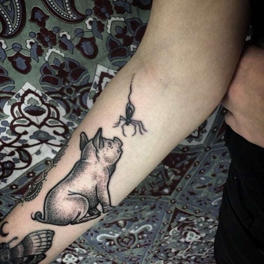 Tatuaje de la telaraña de Carlota