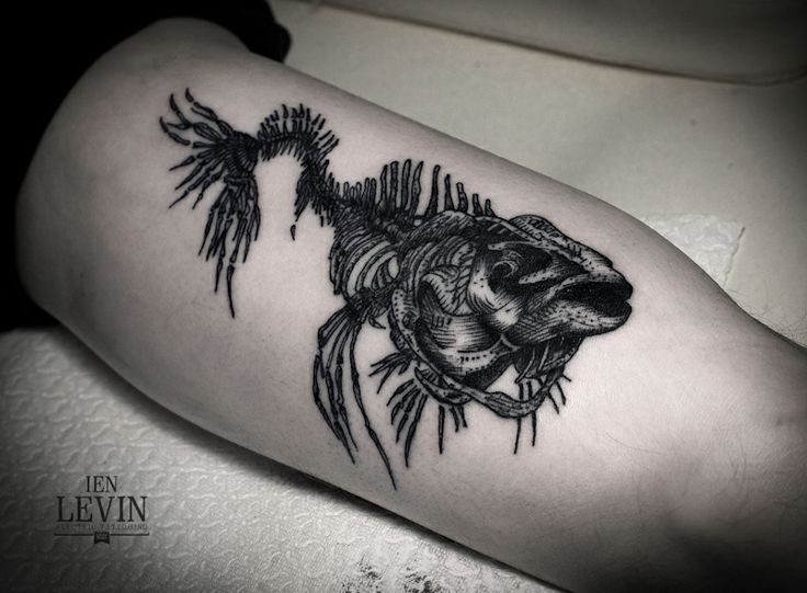 Tatuaje esqueleto de pescado