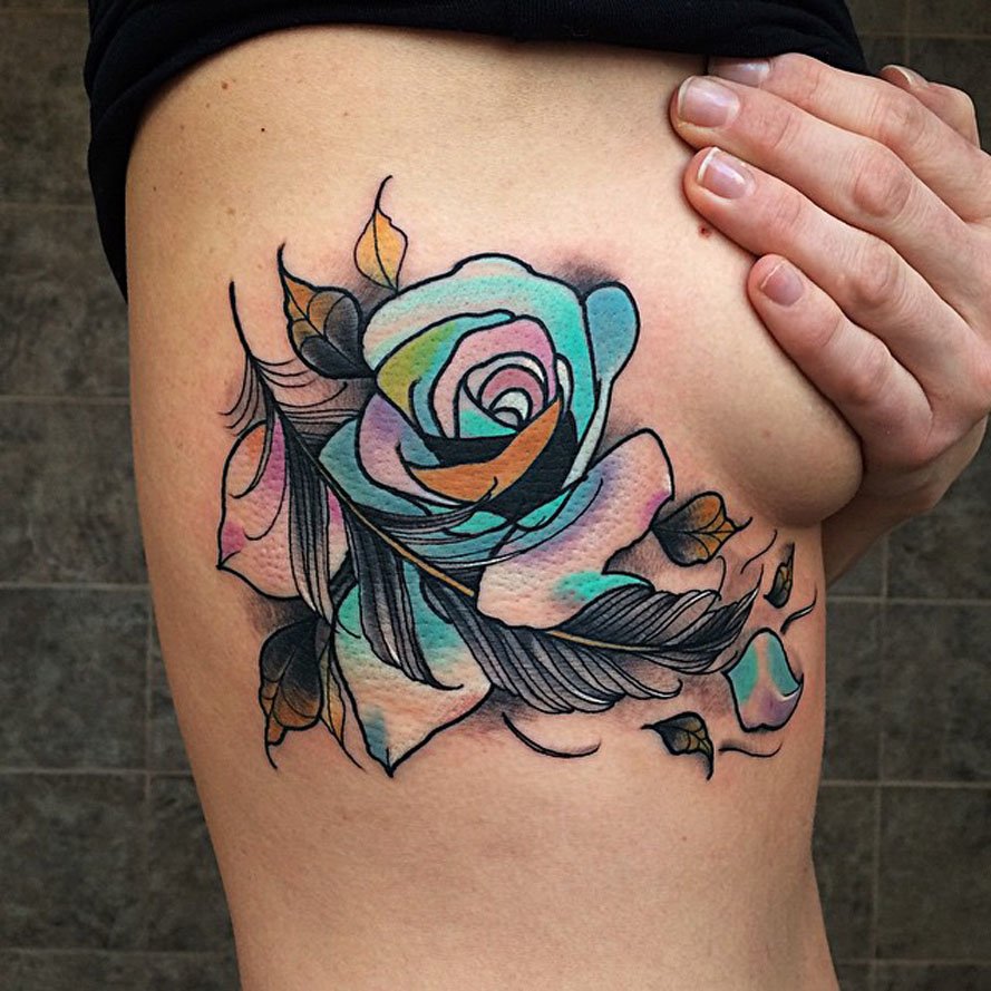 Tatuaje rosa de colores