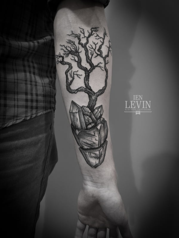 Tatuaje viejo árbol