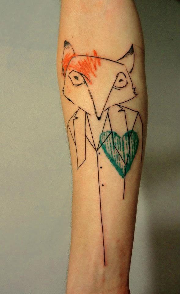 Tatuaje zorro con traje