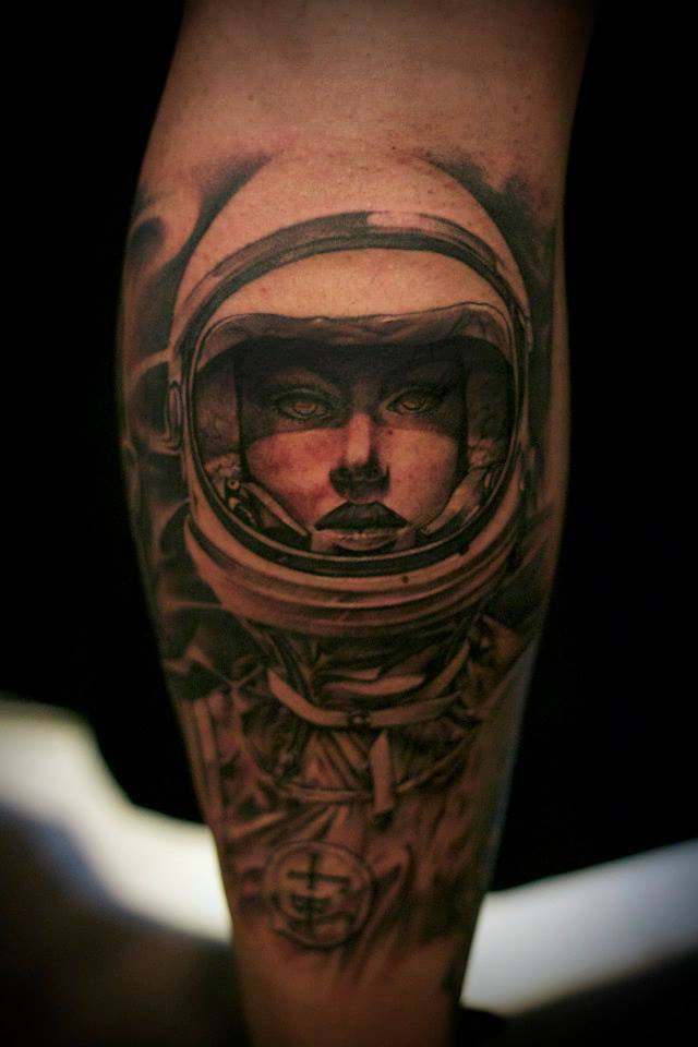 Tatuaje astronauta